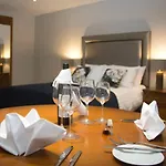 Hotel Longcourt House 4*