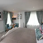 Hotel Longcourt House