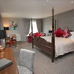 Hotel Longcourt House