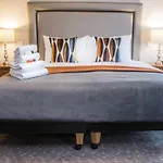 Longcourt House Hotel 4*