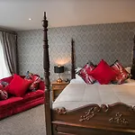 Longcourt House 4*