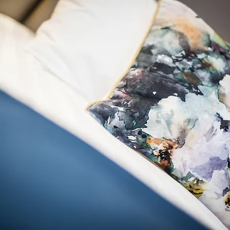 Longcourt House 4* Ньюкасл-Уэст