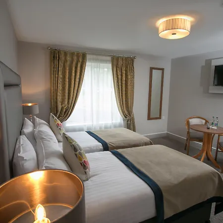 Longcourt House Hotel 4*