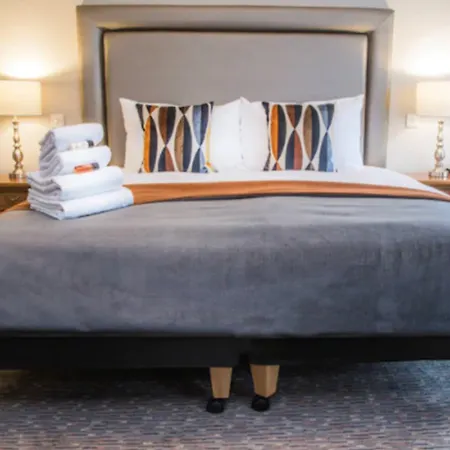 Longcourt House Hotel 4*