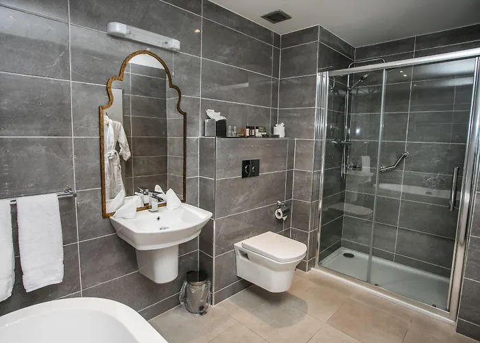 Longcourt House 4*
