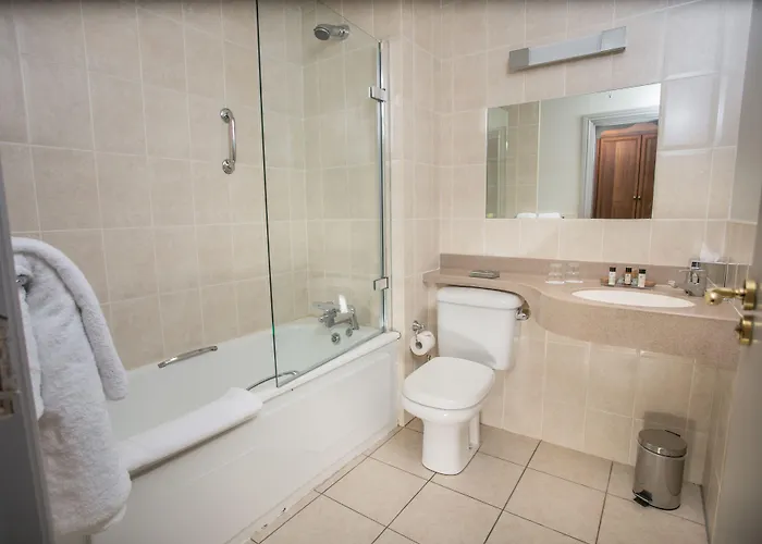 Отель Longcourt House 4*