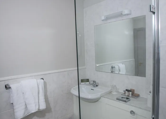 Longcourt House 4* Ньюкасл-Уэст